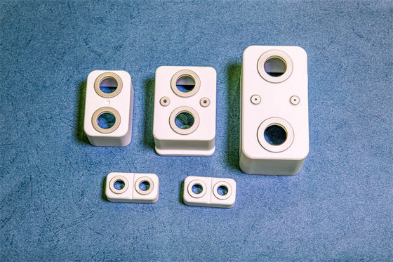 Odporność na szok termiczny 250°C Aluminiowa powłoka ceramiczna zapewniająca gazoszczelność ≤1.0 10-11 Materiał do zastosowań odlewniczych