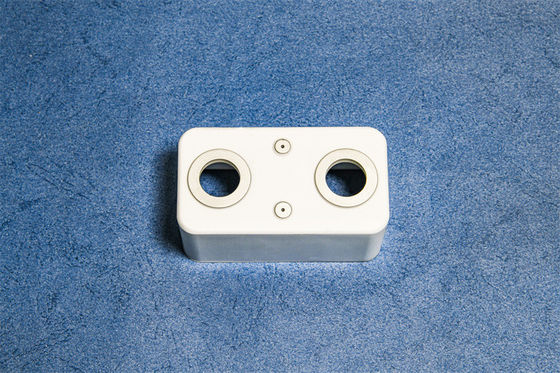 RoHS Twardość ≥85 Alumina Ceramic Case z skalą Mohsa 9 Twardość i szczelność gazowa ≤1.0*10^-11 dla zastosowań elektronicznych